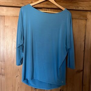 Athleta Blue 3 quarter sleeve top